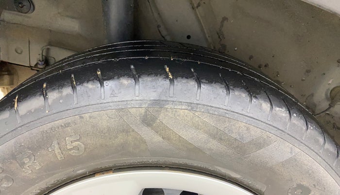 2020 Hyundai VENUE S 1.2, Petrol, Manual, 79,015 km, Right Rear Tyre Tread