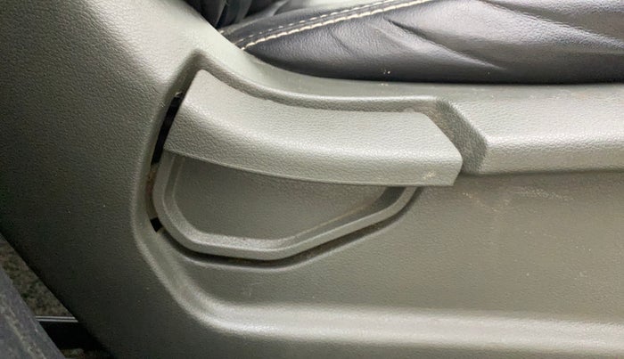 2020 Hyundai VENUE S 1.2, Petrol, Manual, 79,015 km, Driver Side Adjustment Panel