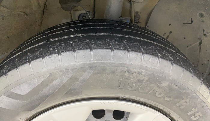 2020 Hyundai VENUE S 1.2, Petrol, Manual, 79,015 km, Right Front Tyre Tread