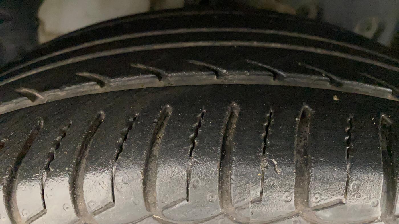 2017 Ford Ecosport TITANIUM 1.5L DIESEL, Diesel, Manual, 87,108 km, Right Front Tyre Tread