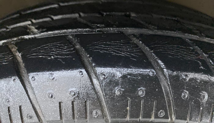2018 Maruti Celerio VXI CNG, CNG, Manual, 59,917 km, Right Front Tyre Tread