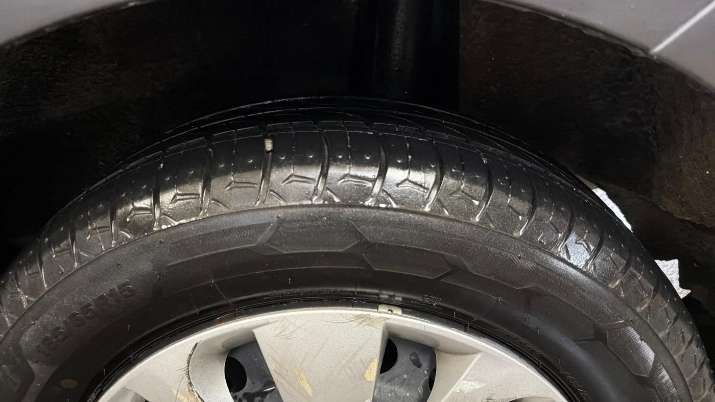 2016 Maruti Baleno DELTA PETROL 1.2, Petrol, Manual, 60,504 km, Left Rear Tyre Tread