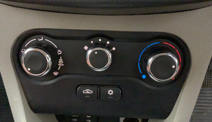 2017 Tata Tiago XZA PETROL, Petrol, Automatic, 94,294 km, AC Unit - Car heater not working