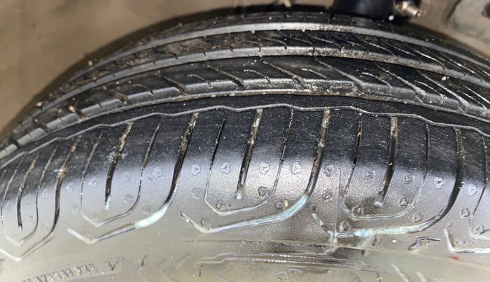 2014 Honda Amaze 1.2L I-VTEC VX, Petrol, Manual, 32,109 km, Right Front Tyre Tread