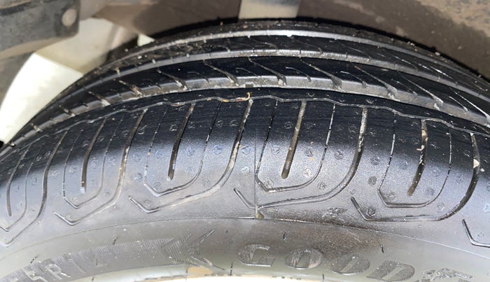 2014 Honda Amaze 1.2L I-VTEC VX, Petrol, Manual, 32,109 km, Right Rear Tyre Tread