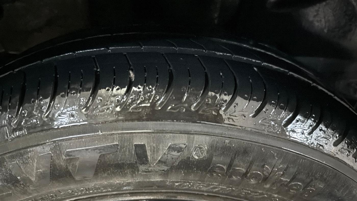 2017 Tata Tiago XZ PETROL, Petrol, Manual, 99,228 km, Right Rear Tyre Tread