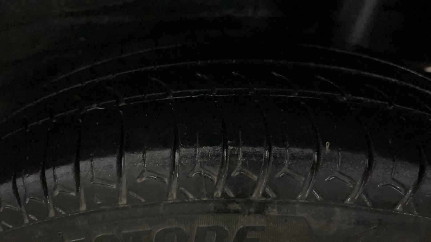 2021 Maruti S PRESSO LXI CNG, CNG, Manual, 91,944 km, Left Rear Tyre Tread