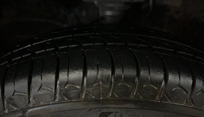 2021 Maruti S PRESSO LXI CNG, CNG, Manual, 91,896 km, Left Front Tyre Tread