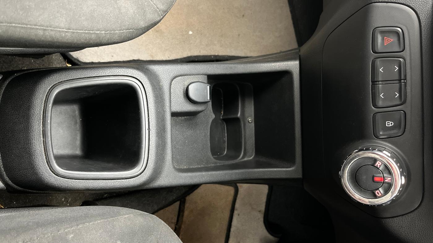 2017 Renault Kwid RXT 1.0 AMT, Petrol, Automatic, 36,719 km, Gear Lever