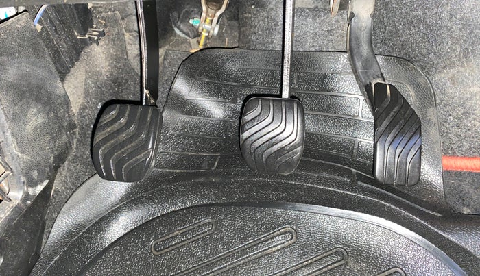 2022 Renault Kwid RXT 1.0, Petrol, Manual, 31,728 km, Pedals