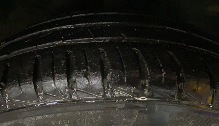 2022 Renault Kwid RXT 1.0, Petrol, Manual, 31,728 km, Right Front Tyre Tread