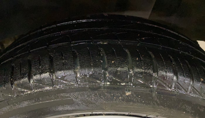 2022 Renault Kwid RXT 1.0, Petrol, Manual, 31,728 km, Left Rear Tyre Tread