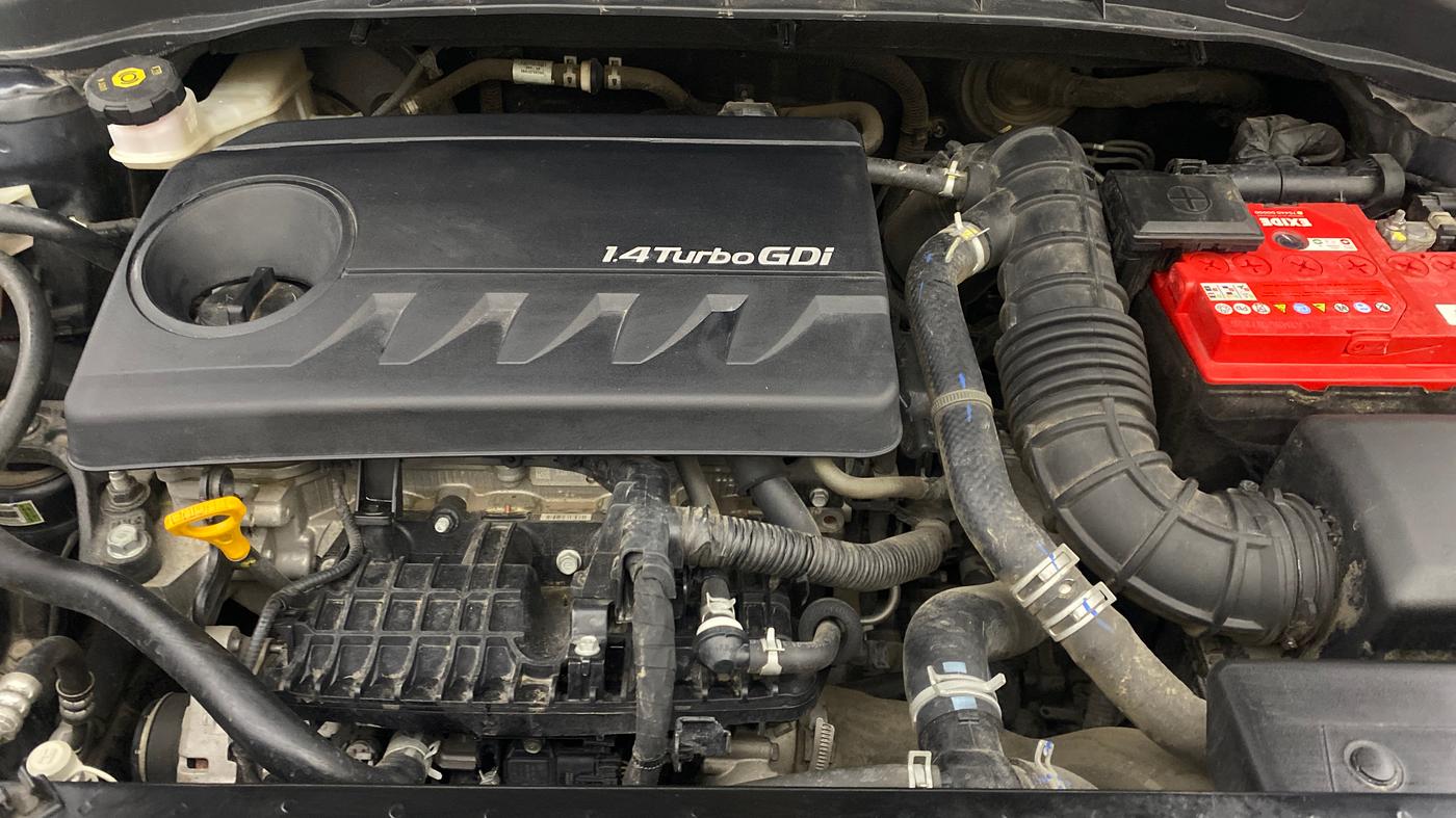 2022 KIA CARENS PRESTIGE PLUS 1.4 PETROL DCT 7 STR, Petrol, Automatic, 73,096 km, Engine View