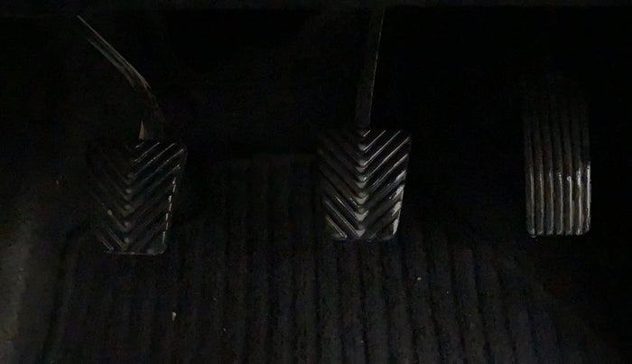 2016 Hyundai Creta SX PLUS 1.6 PETROL, CNG, Manual, 88,741 km, Pedals