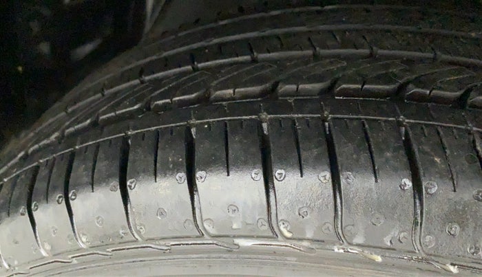 2019 Tata NEXON XM 1.2, CNG, Manual, 50,331 km, Right Front Tyre Tread