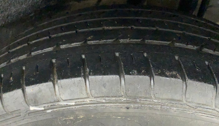2019 Tata NEXON XM 1.2, CNG, Manual, 50,331 km, Left Rear Tyre Tread
