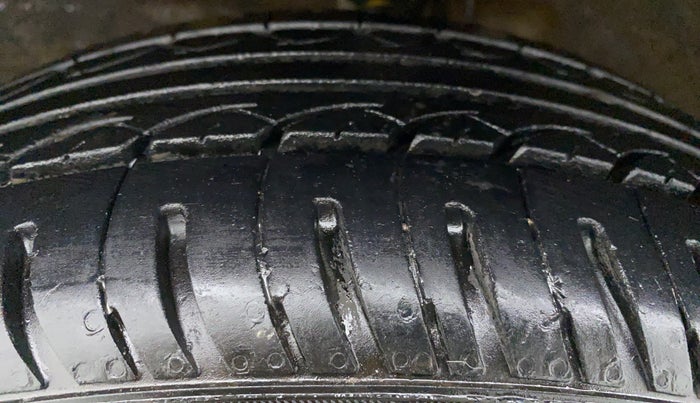 2017 Maruti Wagon R 1.0 VXI, Petrol, Manual, 36,700 km, Right Front Tyre Tread
