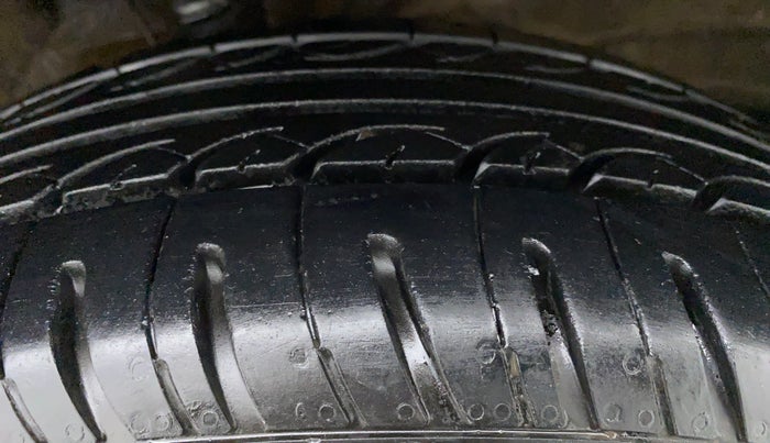 2017 Maruti Wagon R 1.0 VXI, Petrol, Manual, 36,700 km, Left Front Tyre Tread