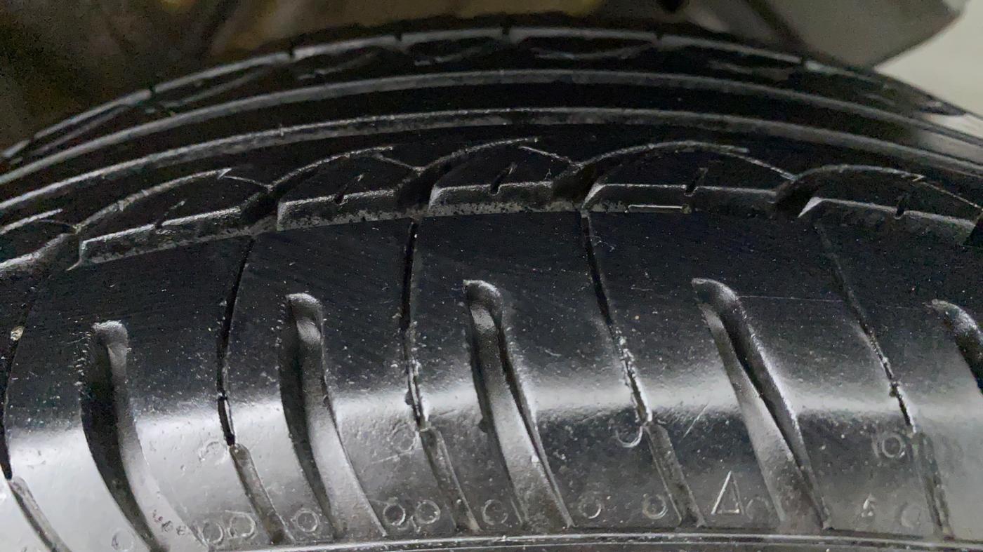 2017 Maruti Wagon R 1.0 VXI, Petrol, Manual, 36,700 km, Left Rear Tyre Tread