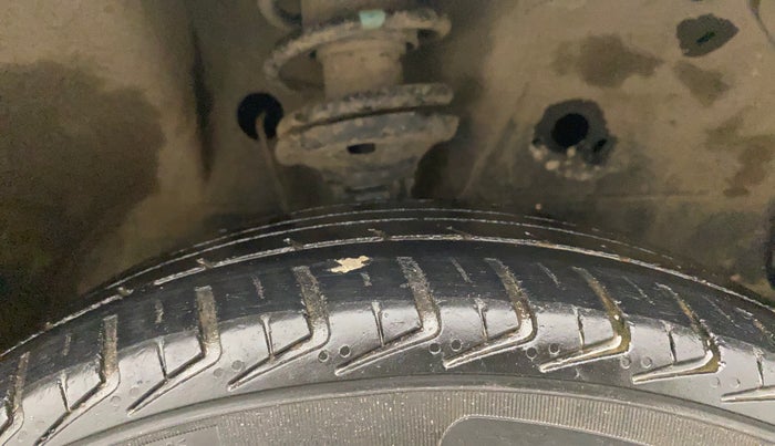 2013 Maruti Wagon R 1.0 VXI, Petrol, Manual, 50,519 km, Right Front Tyre Tread