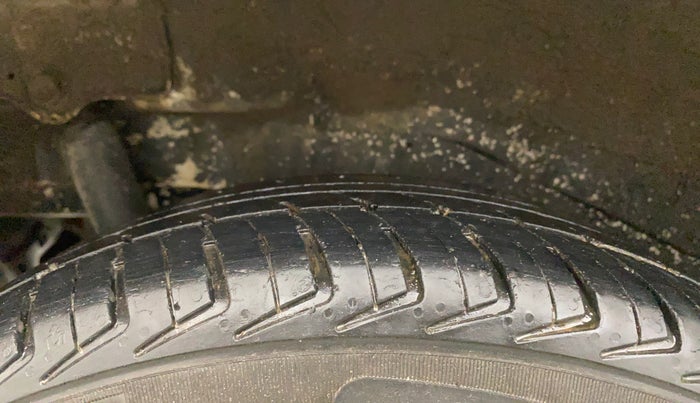 2013 Maruti Wagon R 1.0 VXI, Petrol, Manual, 50,519 km, Right Rear Tyre Tread