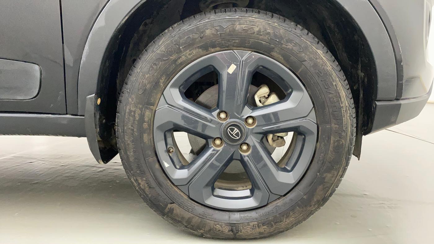 2022 Tata NEXON XZA PLUS (O) PETROL DARK EDITION, Petrol, Automatic, 11,788 km, Right Front Wheel