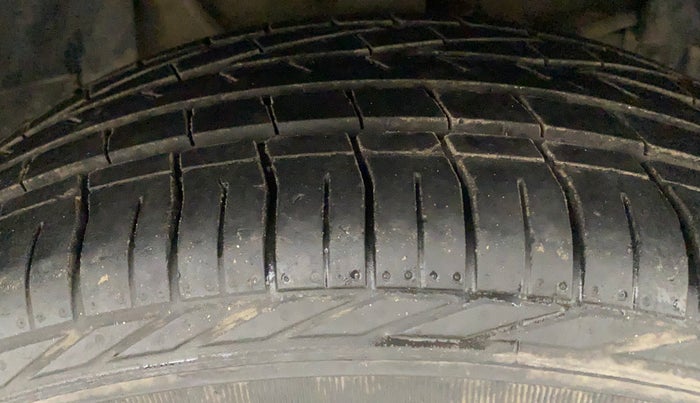 2022 Tata NEXON XZA PLUS (O) PETROL DARK EDITION, Petrol, Automatic, 11,788 km, Right Front Tyre Tread
