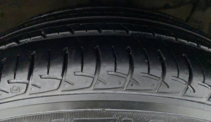 2019 Maruti Ciaz DELTA 1.5 SHVS VVT MT, Petrol, Manual, 28,111 km, Right Rear Tyre Tread