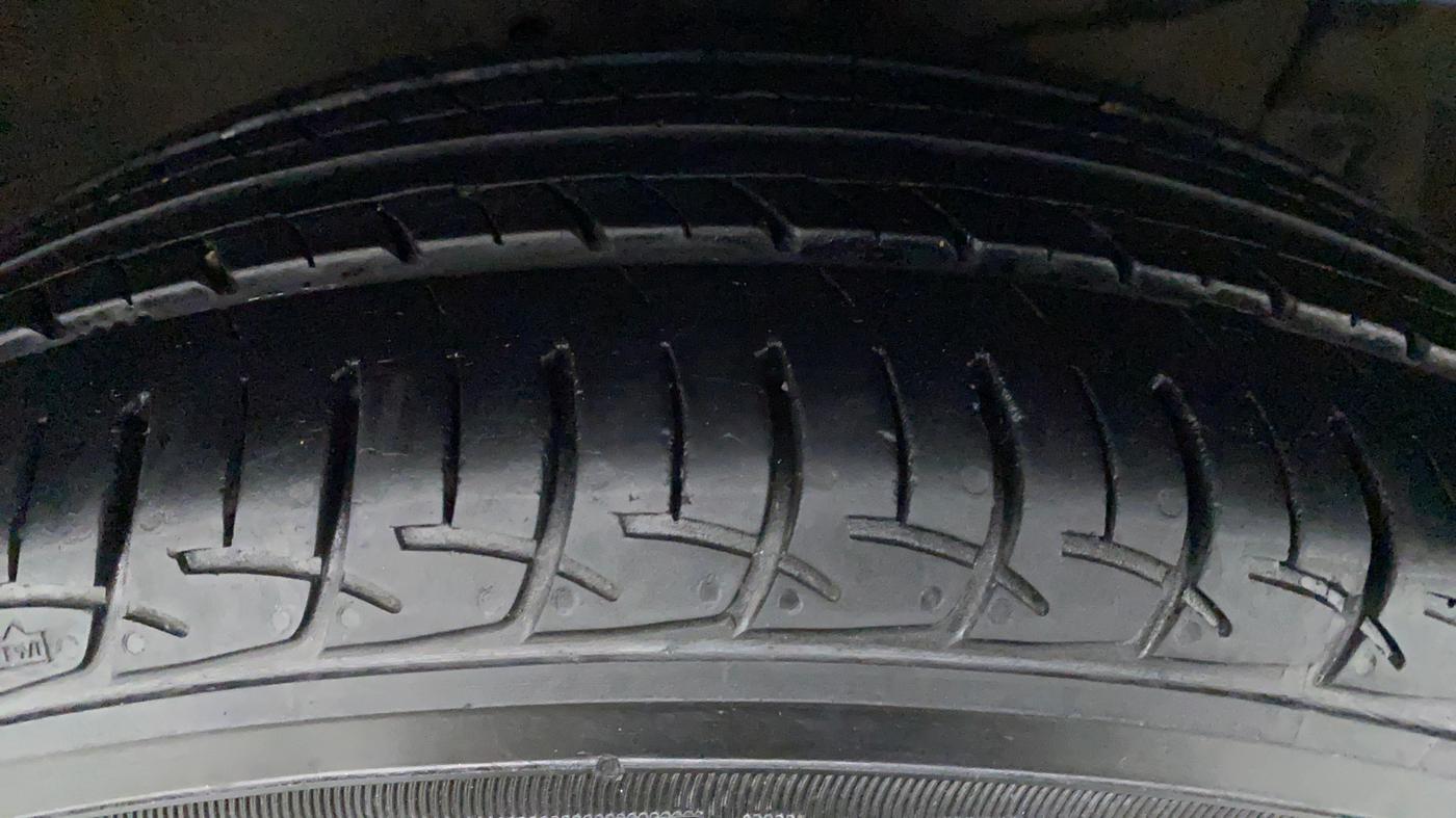 2019 Maruti Ciaz DELTA 1.5 SHVS VVT MT, Petrol, Manual, 28,111 km, Left Rear Tyre Tread