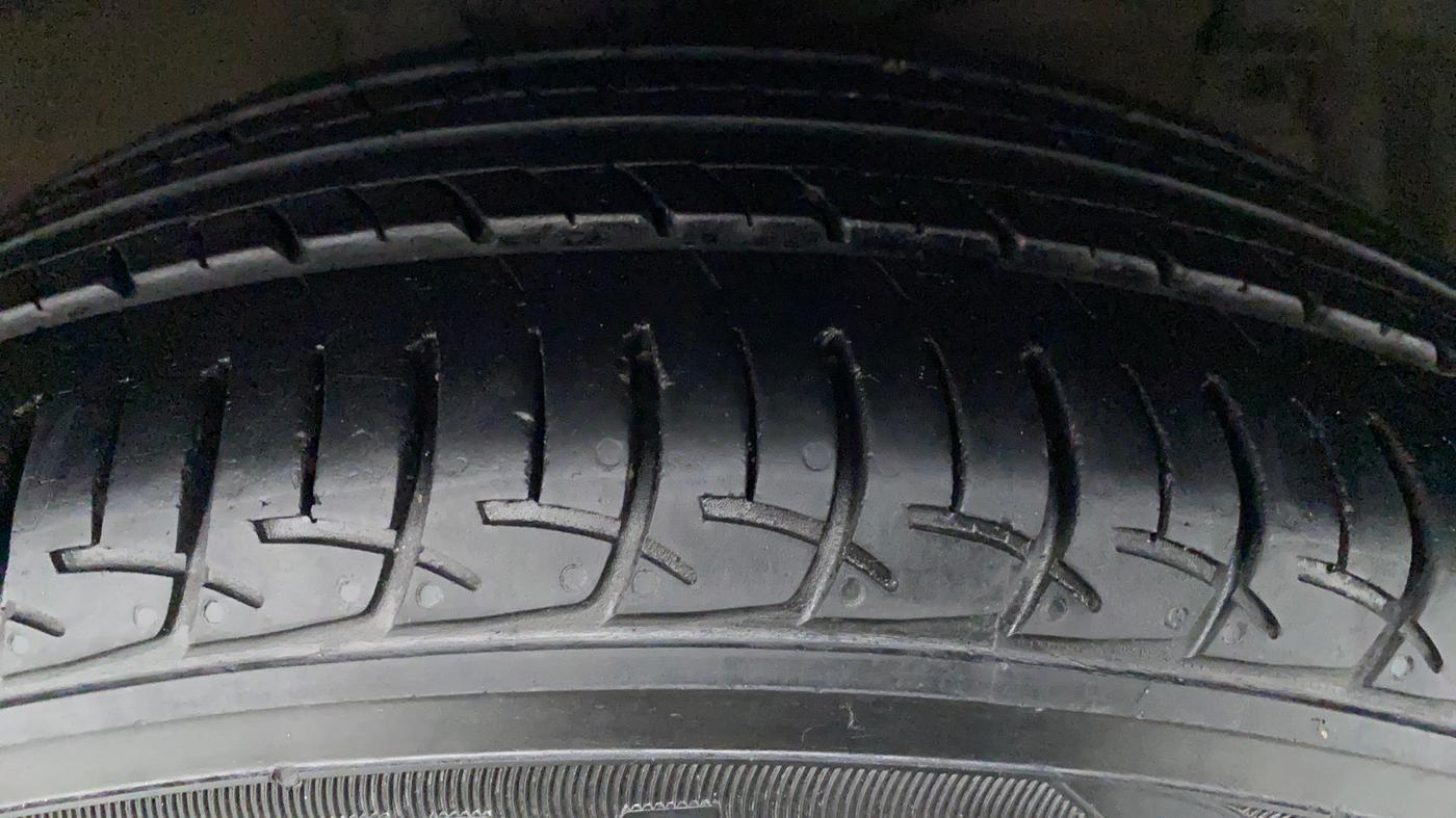 2019 Maruti Ciaz DELTA 1.5 SHVS VVT MT, Petrol, Manual, 28,111 km, Right Front Tyre Tread