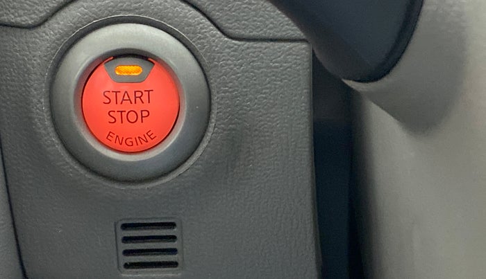 2016 Nissan Micra XV CVT, Petrol, Automatic, 1,14,496 km, Keyless Start/ Stop Button