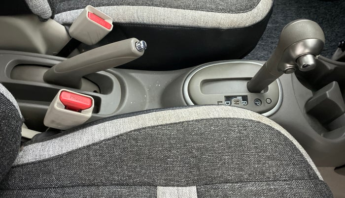 2016 Nissan Micra XV CVT, Petrol, Automatic, 1,14,496 km, Gear Lever