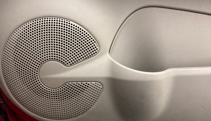 2016 Nissan Micra XV CVT, Petrol, Automatic, 1,14,496 km, Speaker