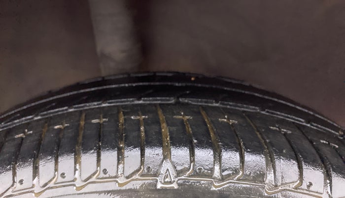 2016 Nissan Micra XV CVT, Petrol, Automatic, 1,14,496 km, Right Rear Tyre Tread