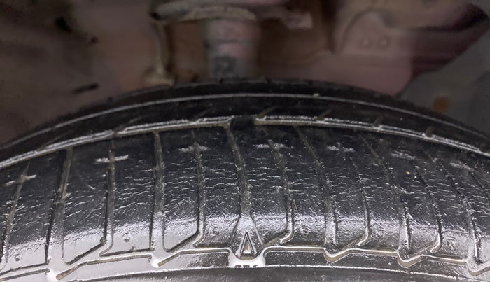 2016 Nissan Micra XV CVT, Petrol, Automatic, 1,14,496 km, Right Front Tyre Tread