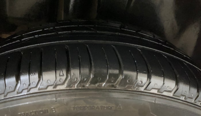 2018 Maruti Ciaz ALPHA  AT 1.4  PETROL, Petrol, Automatic, 62,609 km, Right Rear Tyre Tread