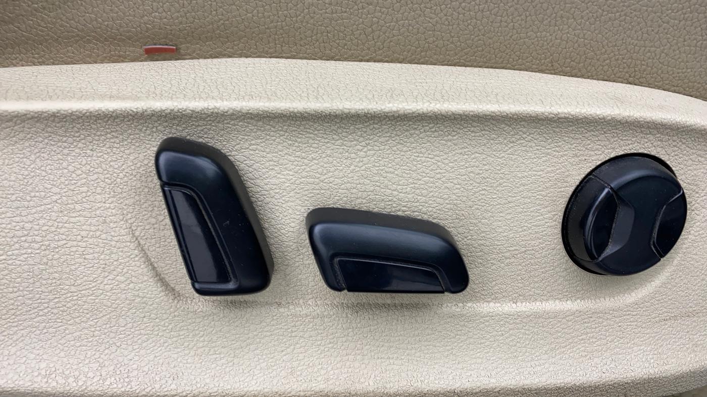 2012 Volkswagen Jetta HIGHLINE TDI AT, Diesel, Automatic, 67,998 km, Driver Side Adjustment Panel