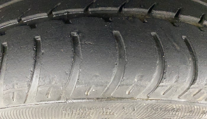 2012 Volkswagen Jetta HIGHLINE TDI AT, Diesel, Automatic, 67,998 km, Left Front Tyre Tread