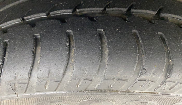 2012 Volkswagen Jetta HIGHLINE TDI AT, Diesel, Automatic, 67,998 km, Right Front Tyre Tread