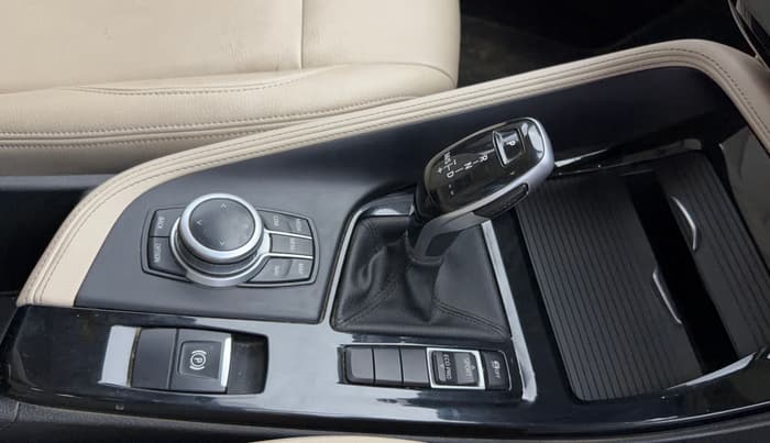 2021 BMW X1 sDrive20i xLine, Petrol, Automatic, 49,544 km, Gear Lever