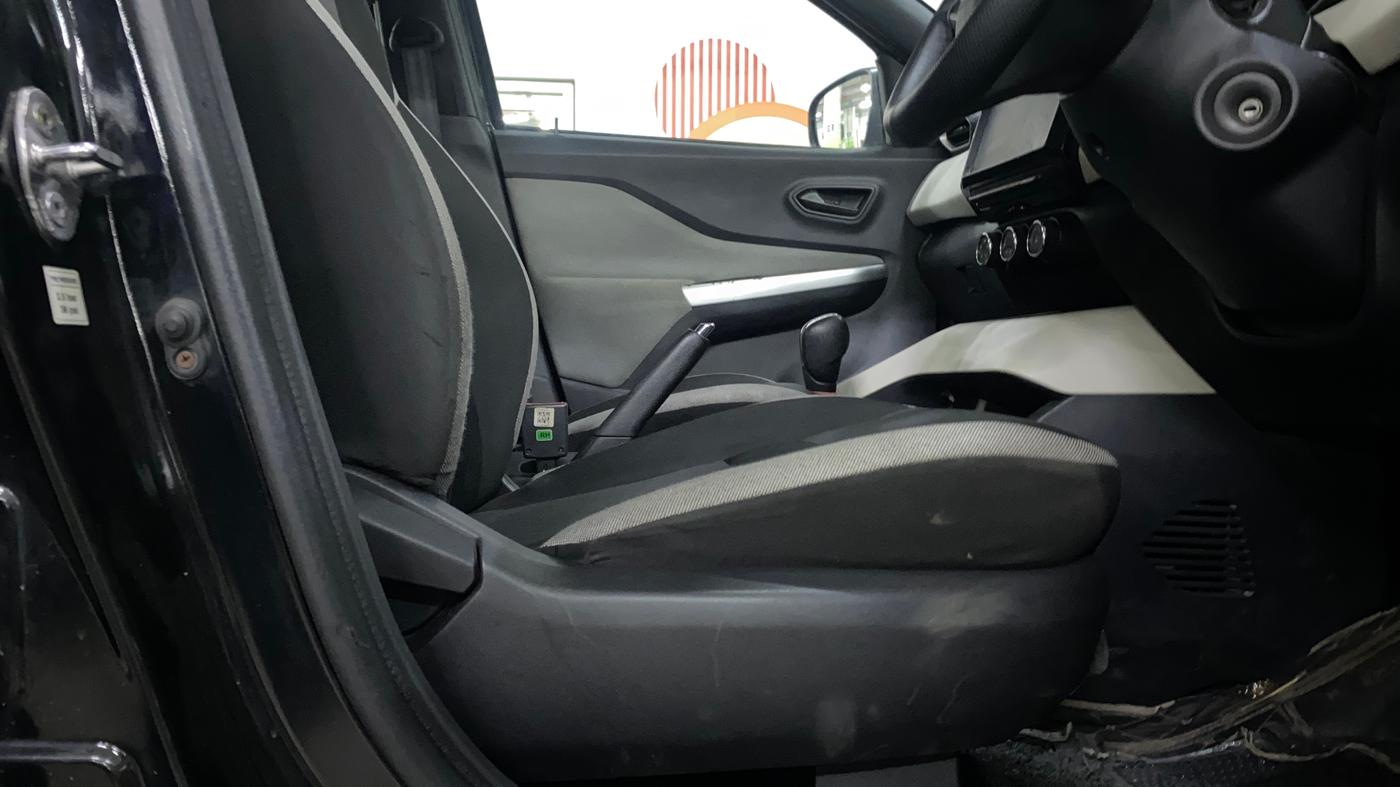 2024 Nissan MAGNITE  XE AMT EZ Shift, Petrol, Automatic, 55,063 km, Driver Side Adjustment Panel