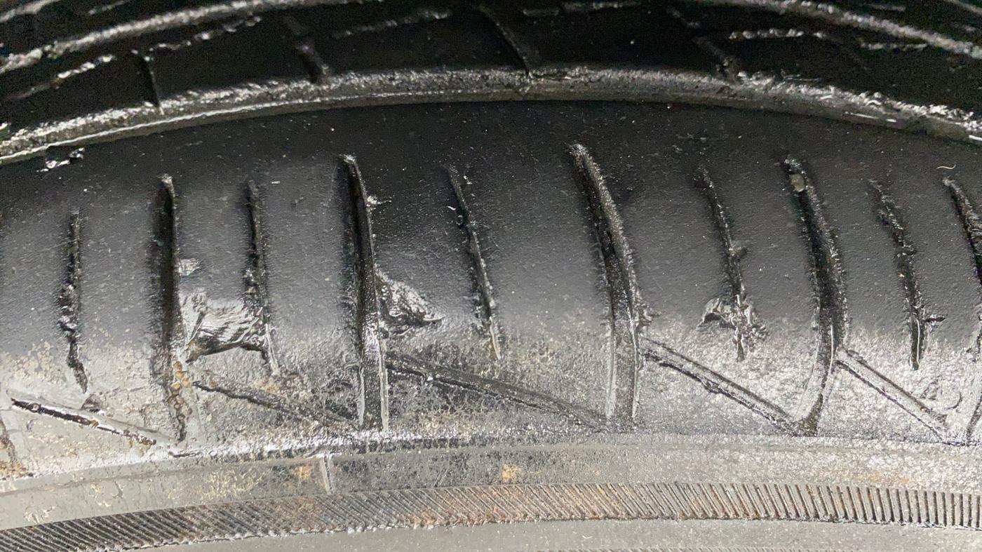 2021 Maruti Alto VXI PLUS, Petrol, Manual, 35,618 km, Left Front Tyre Tread