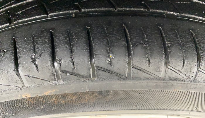 2021 Maruti Alto VXI PLUS, Petrol, Manual, 35,618 km, Left Rear Tyre Tread