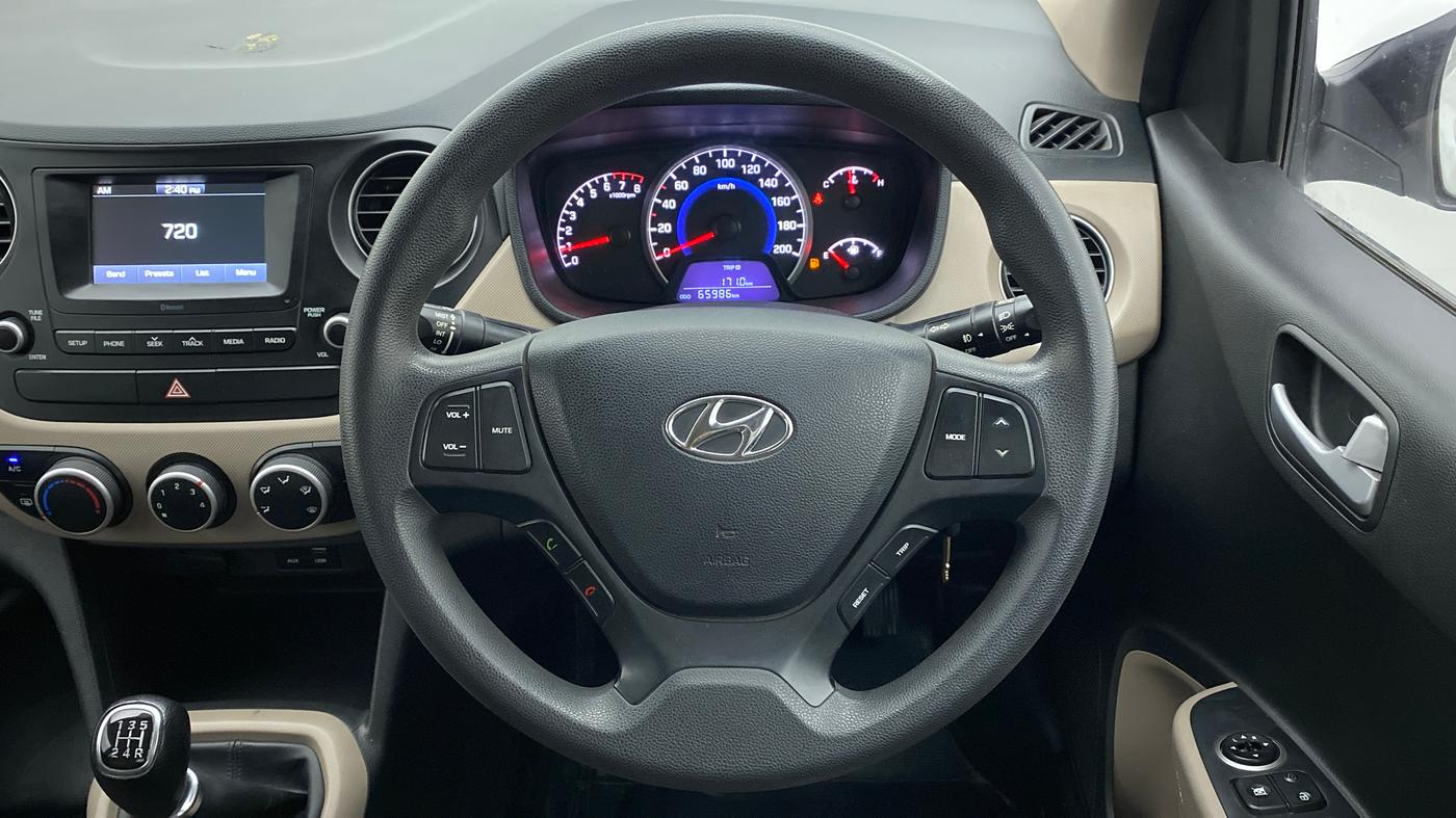2017 Hyundai Grand i10 SPORTZ 1.2 KAPPA VTVT, Petrol, Manual, 66,163 km, Steering Wheel Close Up