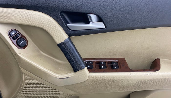 2019 Hyundai Creta SX AT 1.6 PETROL, Petrol, Automatic, 1,01,911 km, Driver Side Door Panels Control