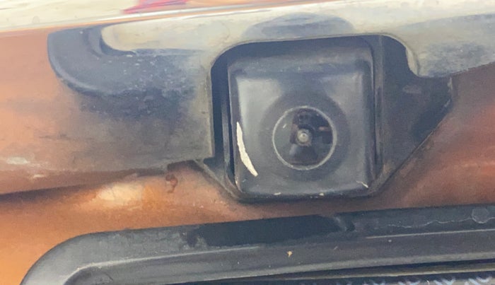 2018 Maruti Vitara Brezza ZDI PLUS AT DUAL TONE, Diesel, Automatic, 1,29,287 km, Parking Camera