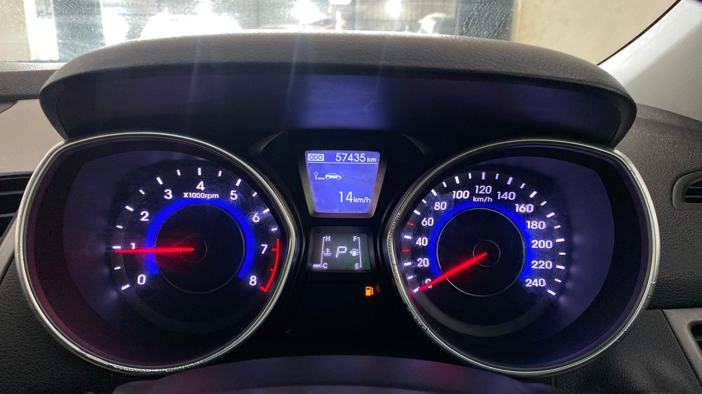 2016 Hyundai New Elantra 2.0 SX AT PETROL, Petrol, Automatic, 57,434 km, Odometer Image