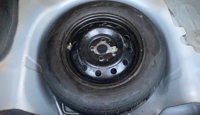 2015 Maruti Swift Dzire VXI, Petrol, Manual, 76,868 km, Spare Tyre