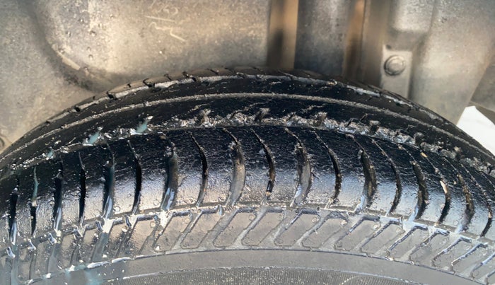 2015 Maruti Swift Dzire VXI, Petrol, Manual, 76,868 km, Left Rear Tyre Tread