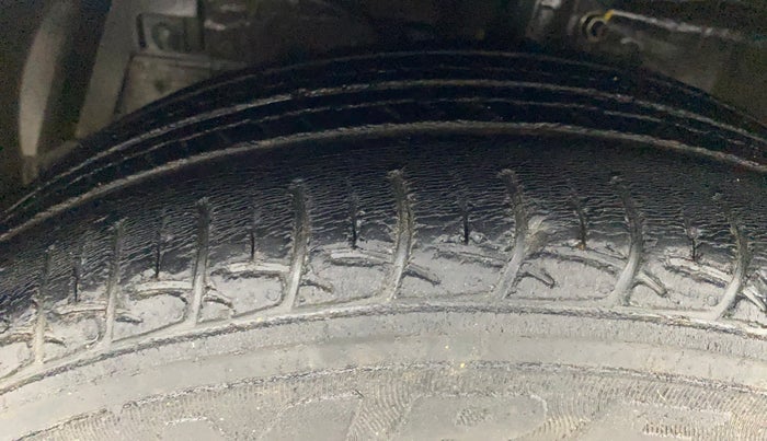 2015 Maruti Ciaz ZXI, Petrol, Manual, 78,259 km, Left Front Tyre Tread